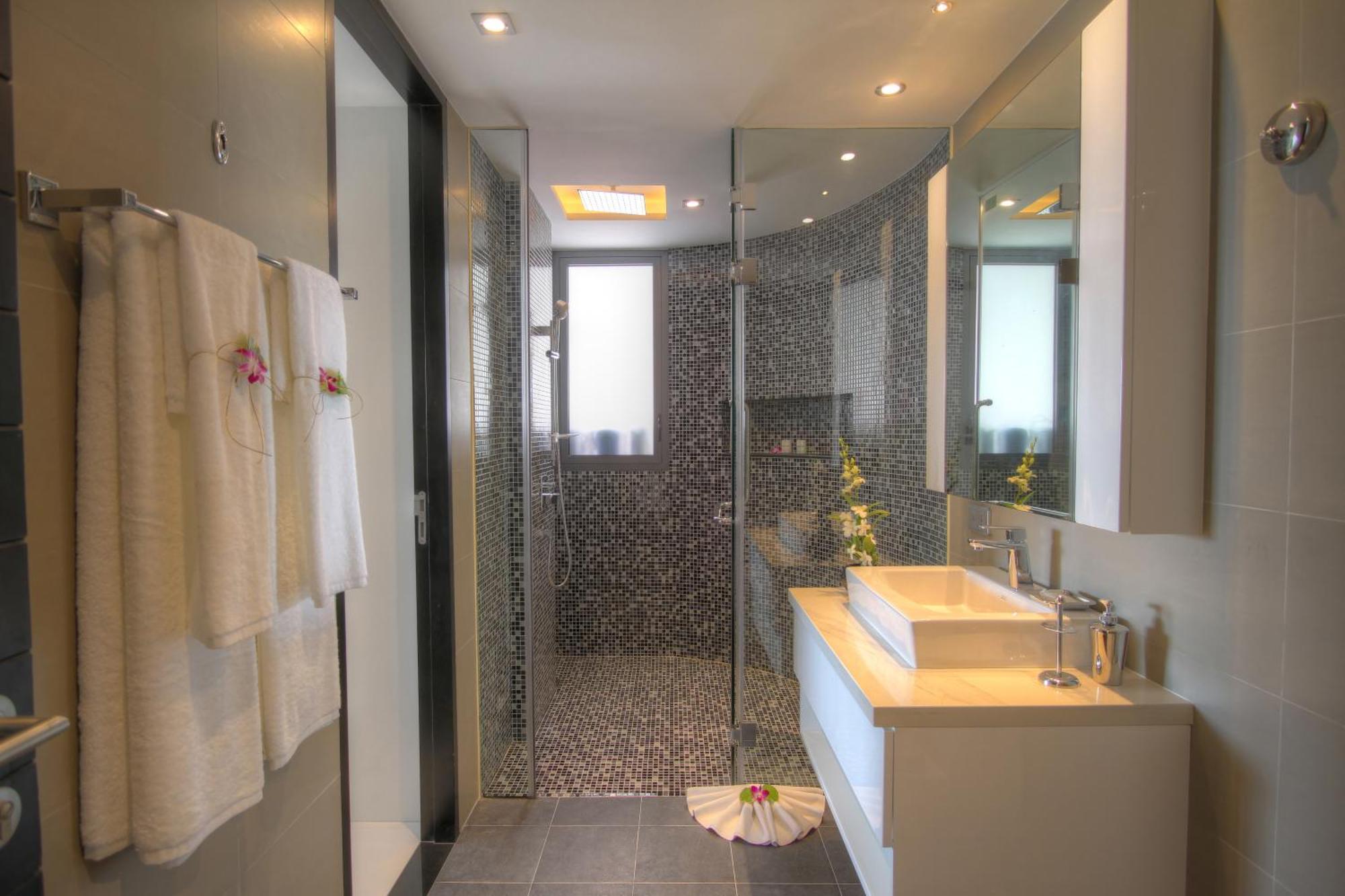 Lets Phuket Twin Sands Resort & Spa Patong Exterior photo